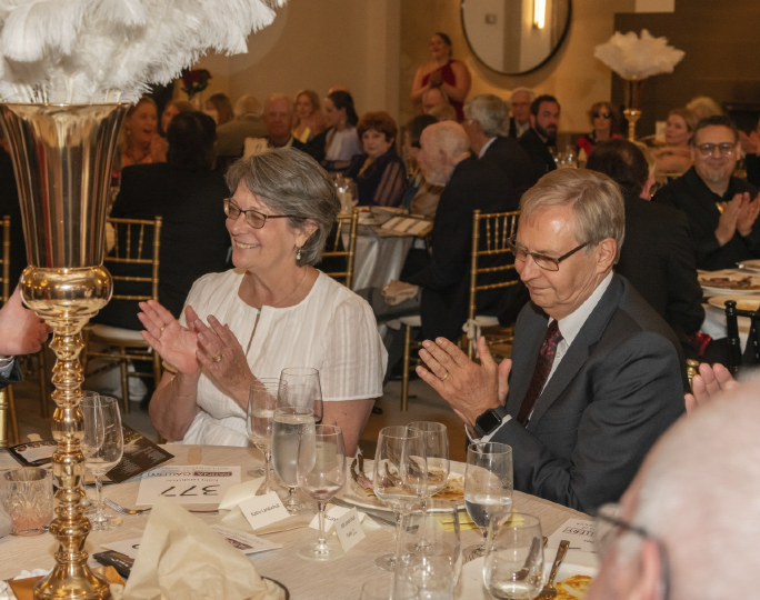 3 - Gala Pics 9.5x7.5 - Applause