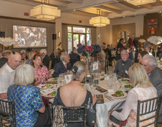 4 - Gala Pics 9.5x7.5-Horned Diners