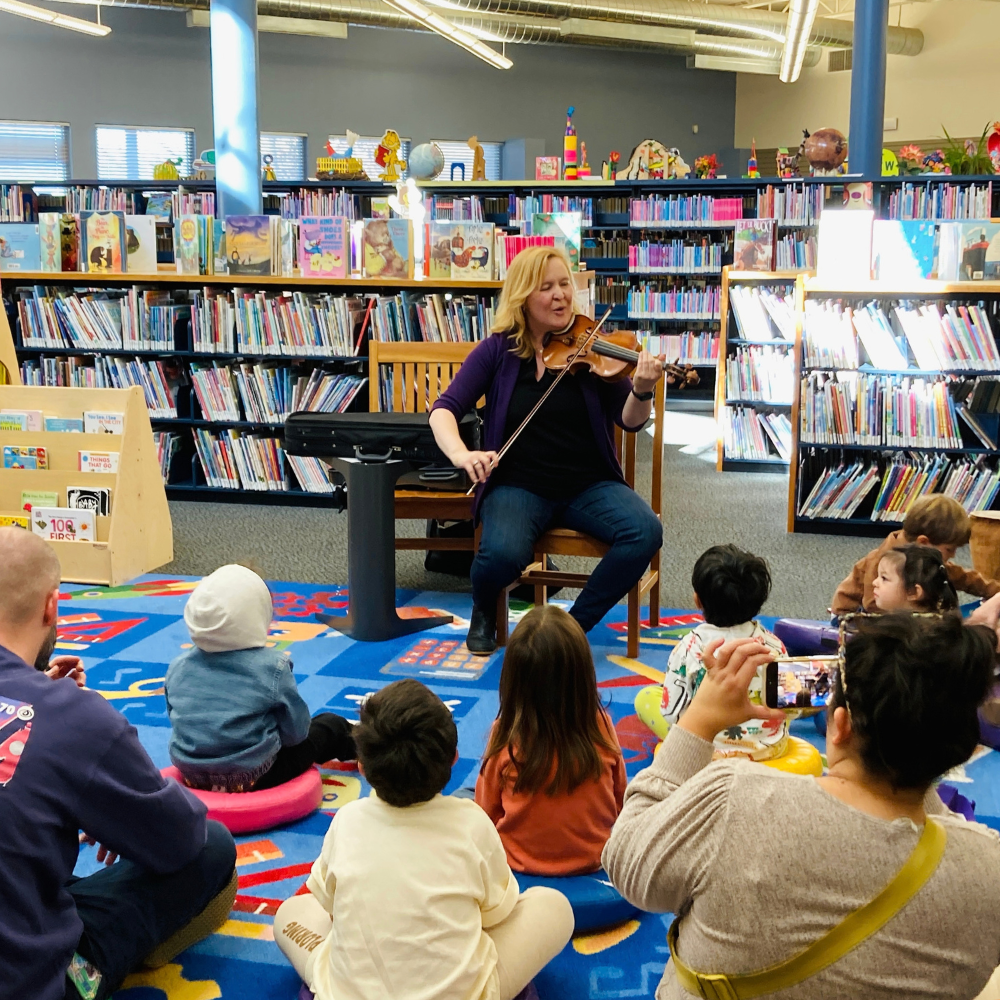 Symphony Storytime Elizabeth- 1000x1000